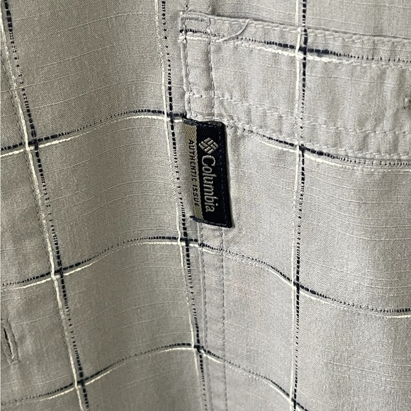 Columbia Sportswear Company Men’s XL shirt Button Down Gray short Sleeve - Picture 3 of 4